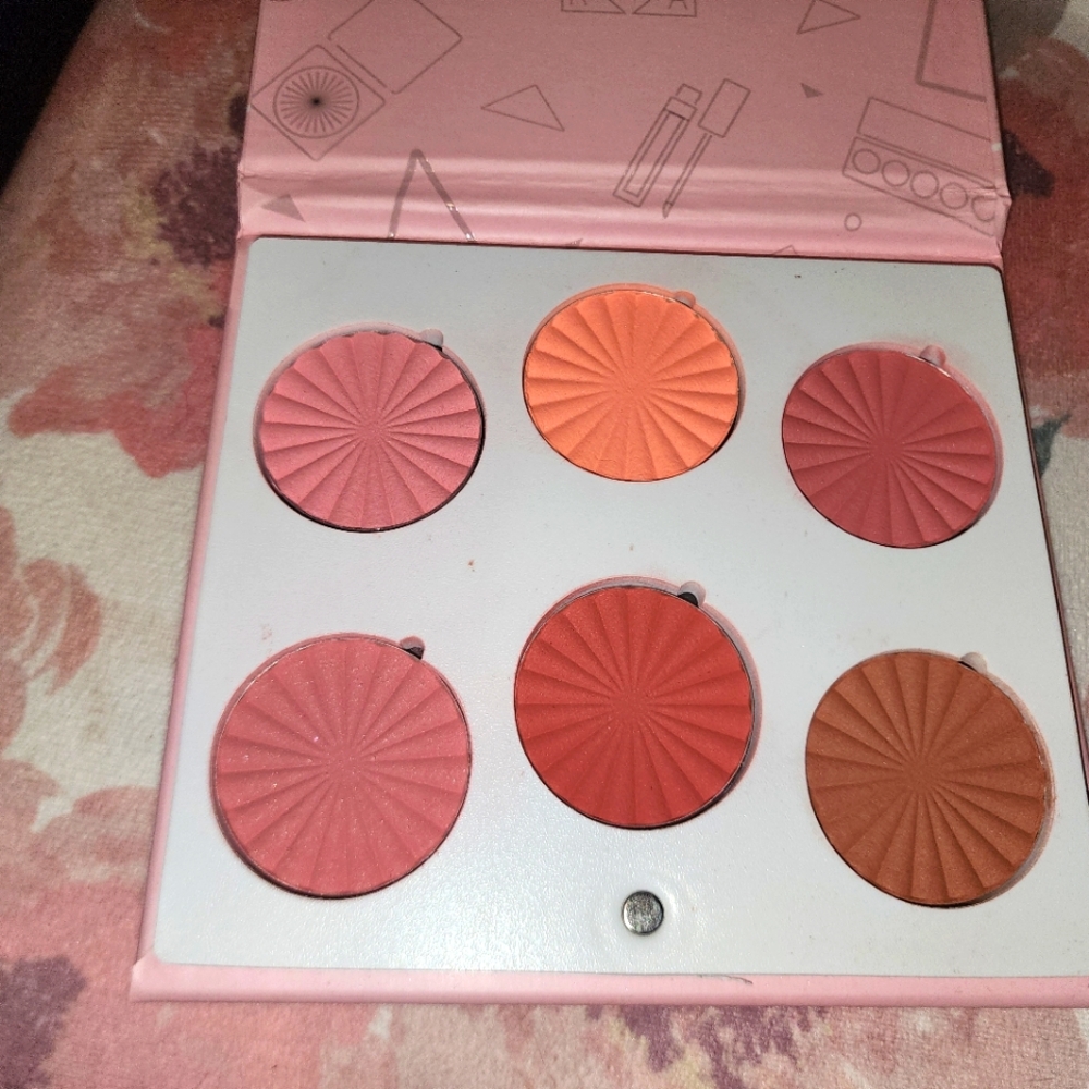 OFRA blush pallet